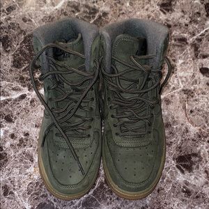 Olive Air Force 1